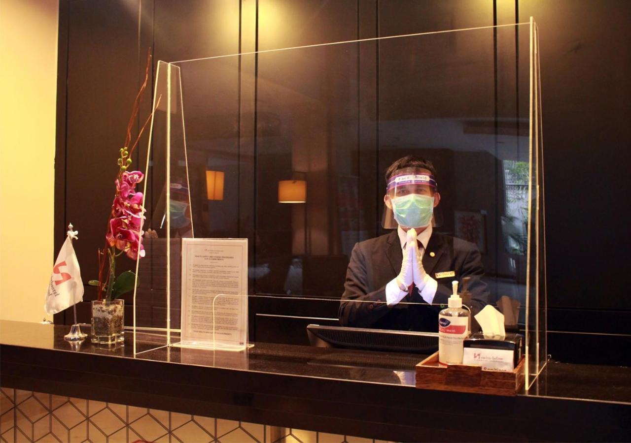 ホテル スイス ベリン トゥンジュンガン スラバヤ エクステリア 写真